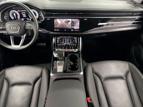 Used 2023 Audi Q8 Prestige w/ Prestige Package image 17