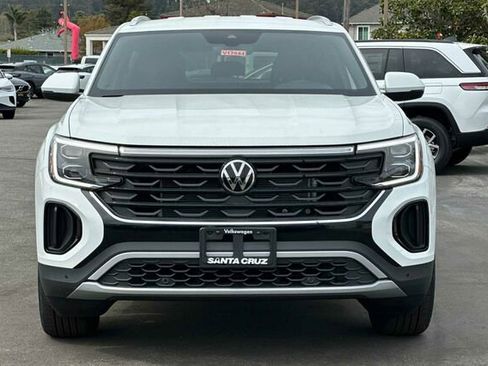 New 2024 Volkswagen Atlas Cross Sport SE FWD image 9