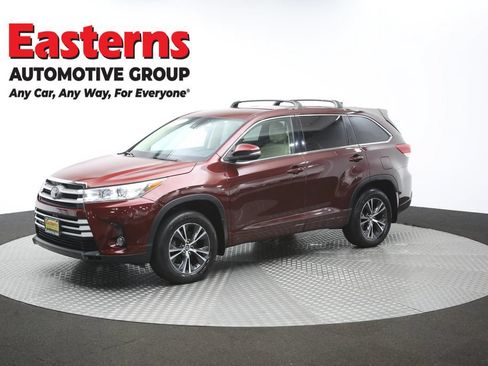 Used 2018 Toyota Highlander Plus AWD/4WD image 56