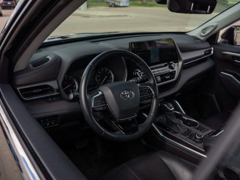 Used 2020 Toyota Highlander Limited AWD/4WD image 13