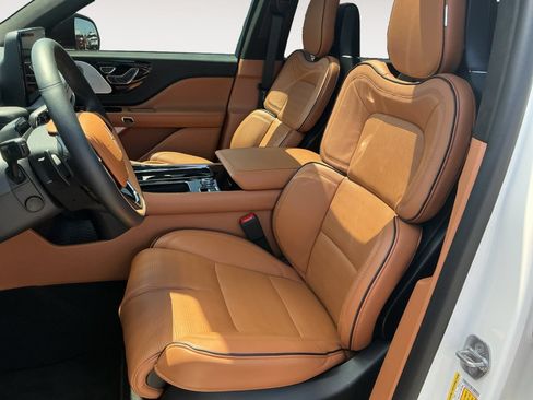 Used 2026 Lincoln Aviator Black Label w/ Jet Appearance Package AWD/4WD image 9