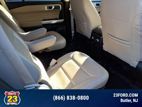 Certified 2022 Ford Explorer XLT image 11