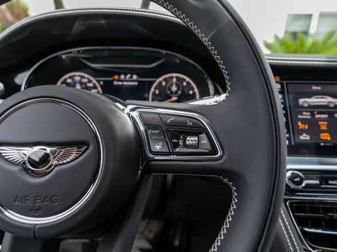 Used 2024 Bentley Flying Spur S V8 AWD/4WD image 9