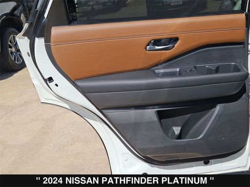 Used 2024 Nissan Pathfinder Platinum image 19