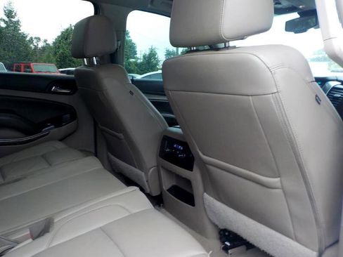 Used 2019 Chevrolet Suburban LT image 29