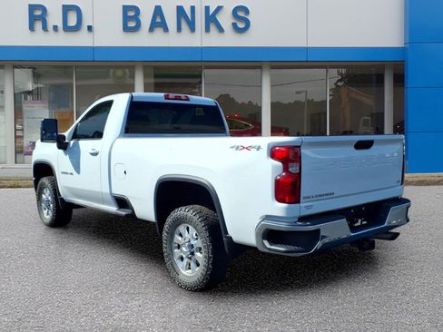 Used 2022 Chevrolet Silverado 2500 LT w/ Convenience Package AWD/4WD image 3