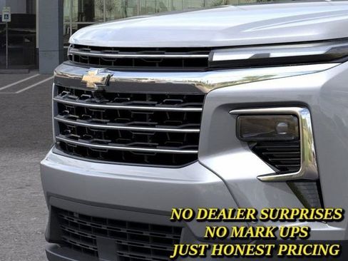 New 2025 Chevrolet Traverse LT w/ Enhanced Driving Package image 13