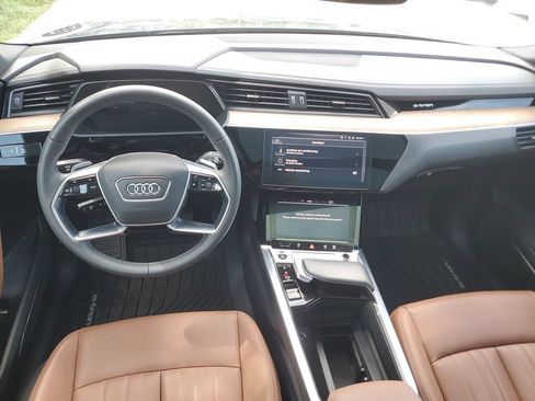 Certified 2024 Audi Q8 e-tron Premium Plus w/ Premium Plus Package AWD/4WD image 3