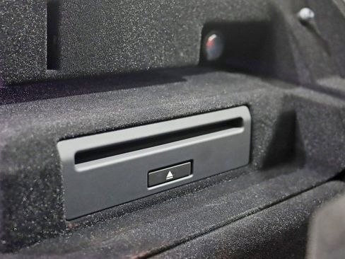 Used 2019 Land Rover Range Rover Sport HSE Dynamic image 32