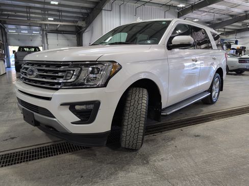 Used 2019 Ford Expedition XLT w/ Equipment Group 202A image 6