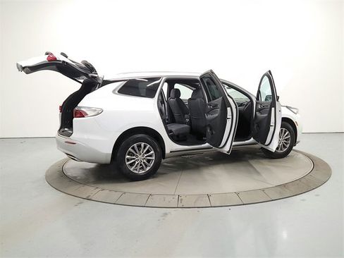 Used 2024 Buick Enclave Premium image 15