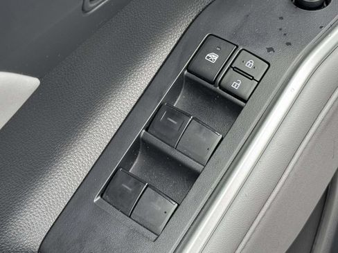 Used 2023 Toyota Highlander XLE FWD image 28