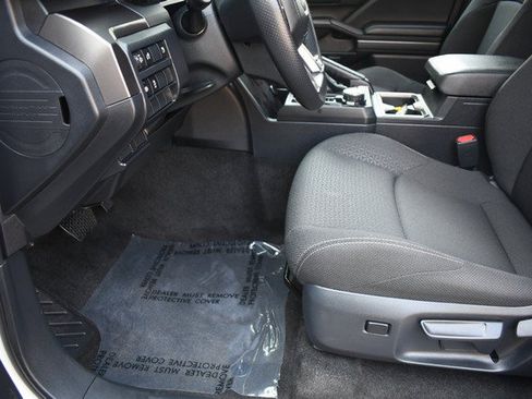 Certified 2025 Toyota 4Runner SR5 AWD/4WD image 15