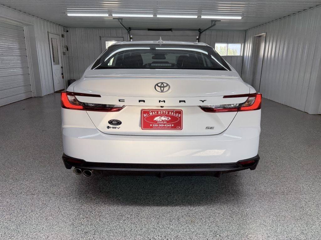 Used 2025 Toyota Camry SE FWD image 6