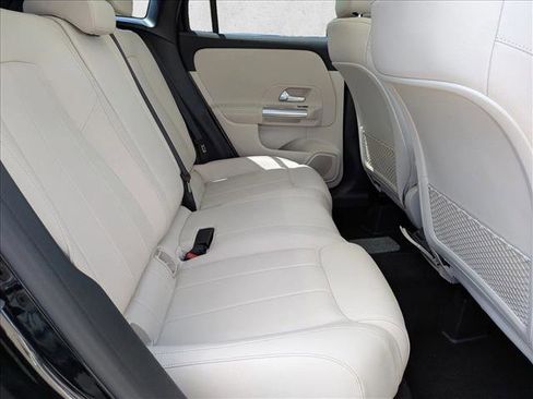 Certified 2022 Mercedes-Benz GLA 250 image 21