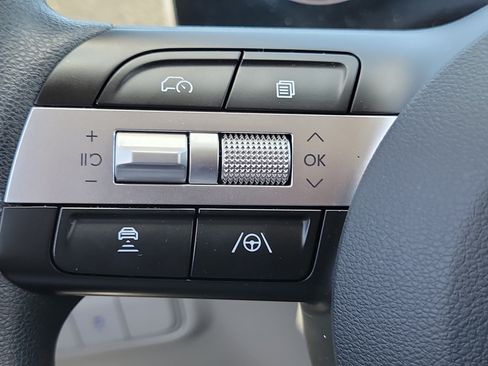 Certified 2025 Hyundai Tucson SE FWD image 8