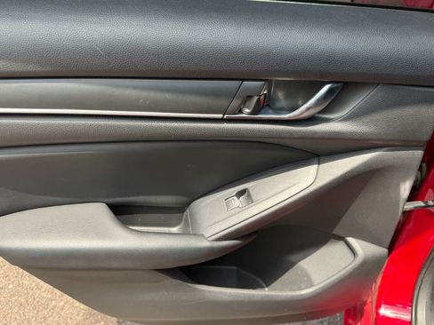 Used 2018 Honda Accord Sport image 13