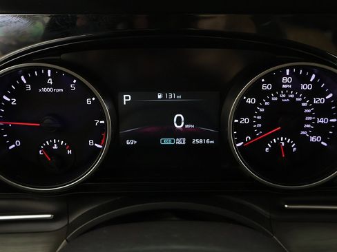 Used 2024 Kia Carnival EX image 42