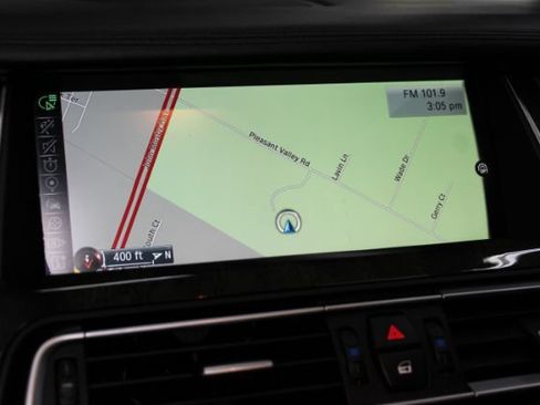 Used 2015 BMW 750Li xDrive AWD/4WD image 20