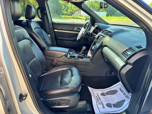 Used 2019 Ford Explorer Sport image 30