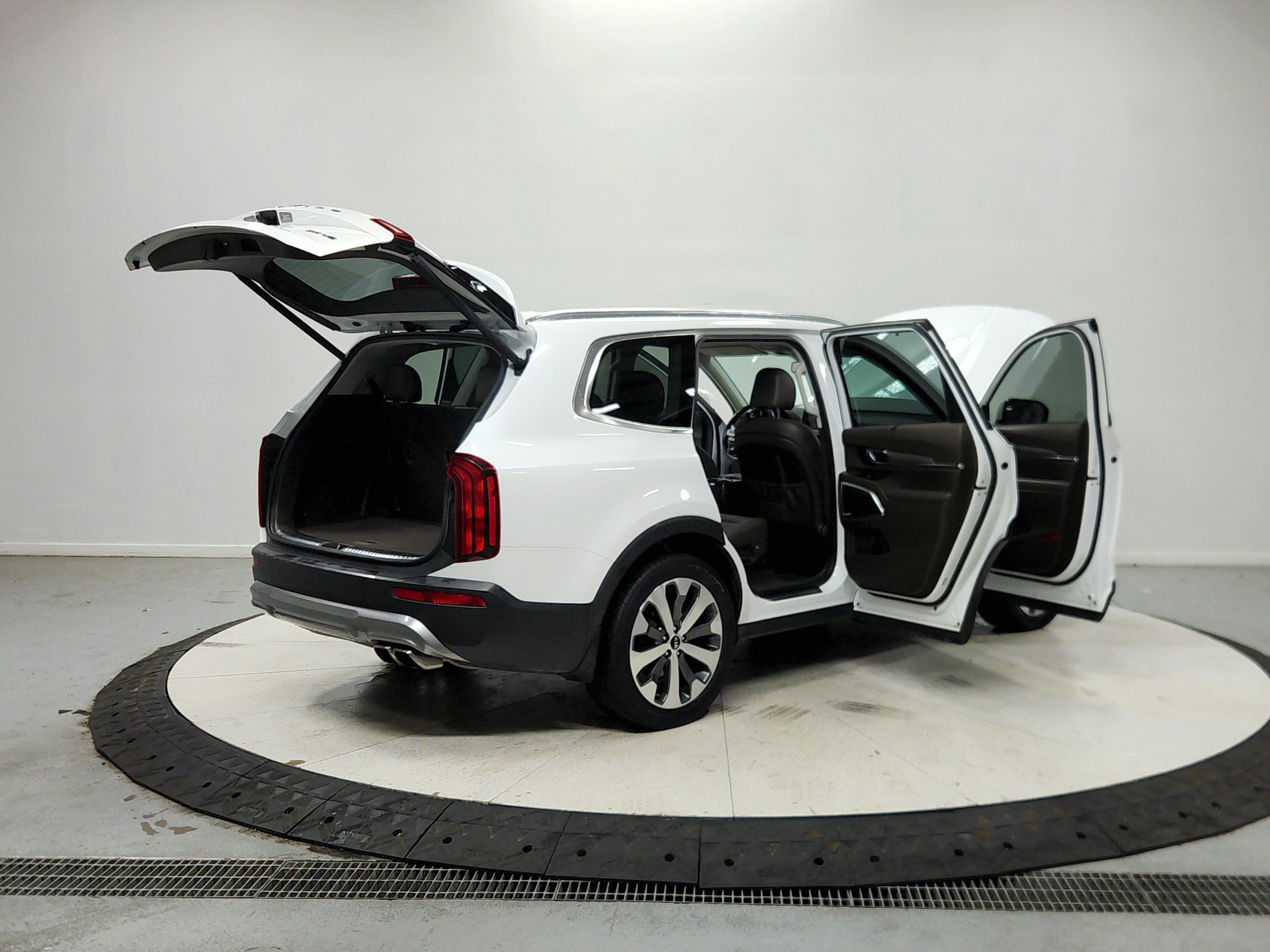 Used 2020 Kia Telluride SX AWD/4WD image 16