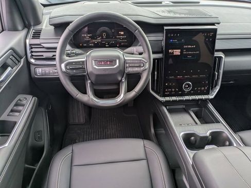 Certified 2025 GMC Acadia Elevation w/ Elevation Premium Package image 17