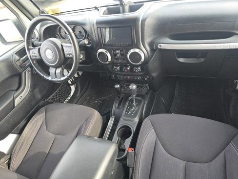 Used 2014 Jeep Wrangler Unlimited Sahara w/ Connectivity Group image 11