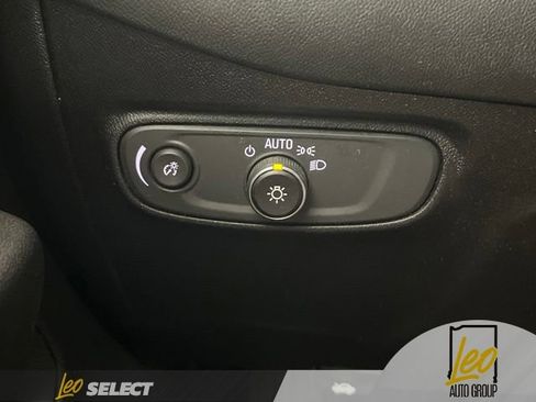 Used 2019 Chevrolet Equinox LS w/ LS Convenience Package FWD image 25