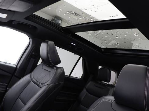 Used 2023 Ford Explorer ST w/ Technology Package image 19