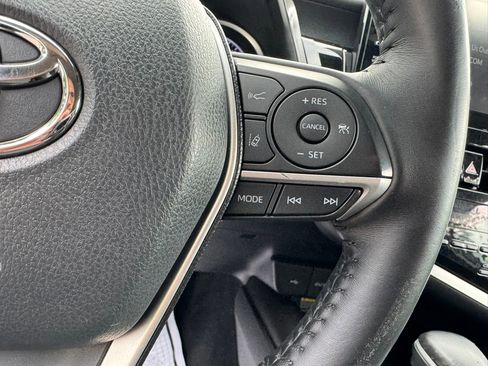 Used 2021 Toyota Camry XLE image 19