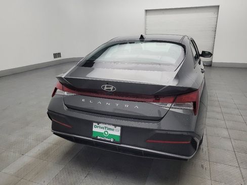 Used 2024 Hyundai Elantra SE image 7