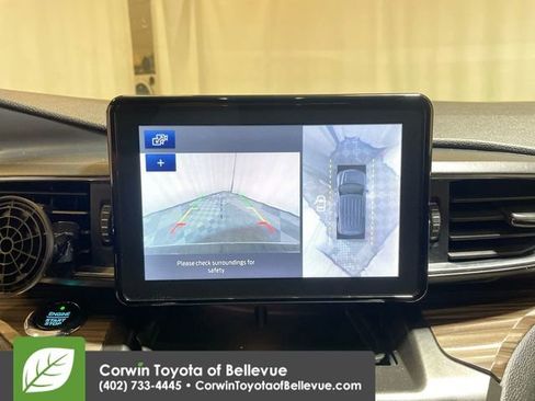 Used 2020 Ford Explorer Limited image 19