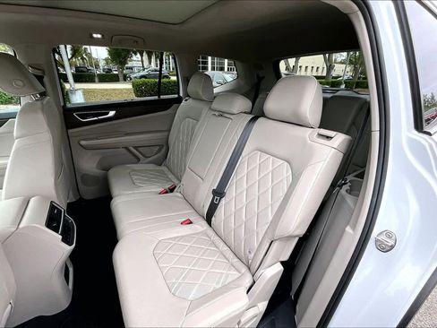 Used 2024 Volkswagen Atlas SEL Premium R-Line image 21