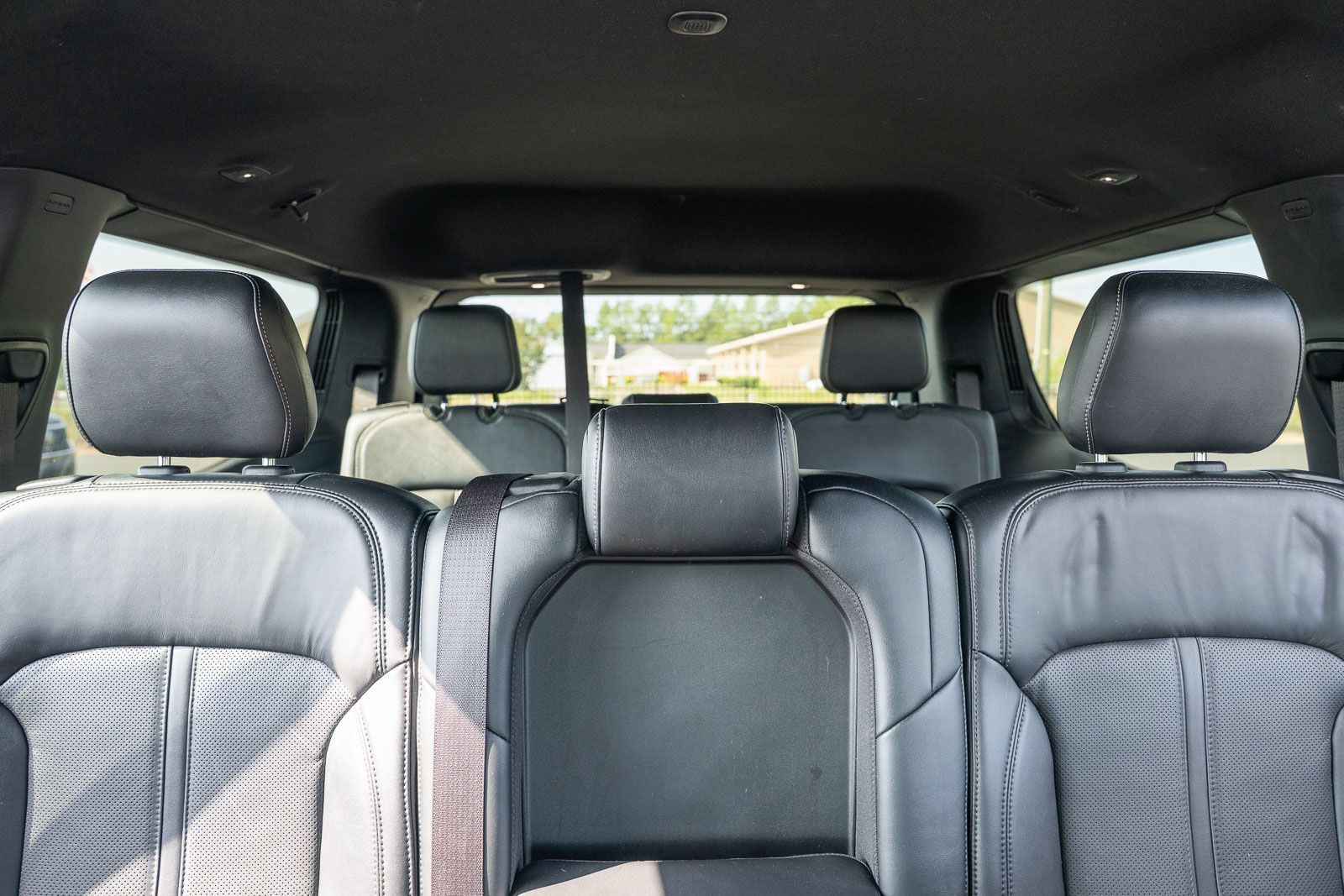 Used 2022 Jeep Wagoneer Series III RWD image 15