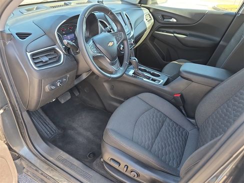 Used 2020 Chevrolet Equinox LT image 11