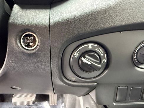 Used 2024 Nissan Frontier S w/ Technology Package image 22