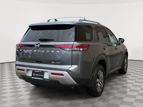 Used 2025 Nissan Pathfinder SL AWD/4WD image 3