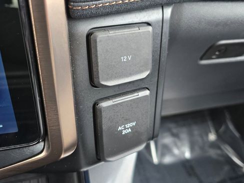 Used 2022 Ford F150 Lightning Lariat image 28