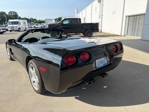Used 1999 Chevrolet Corvette Convertible w/ Memory Pkg RWD image 8