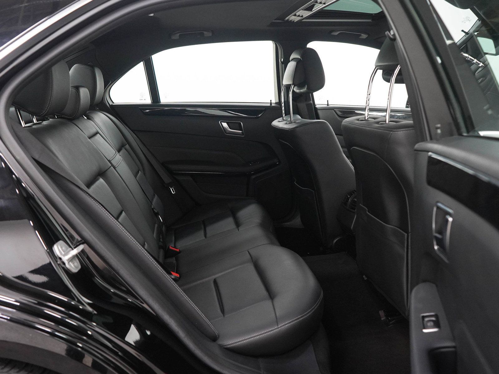 Used 2016 Mercedes-Benz E 350 4MATIC Sedan image 12