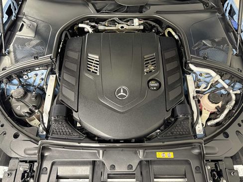 Used 2024 Mercedes-Benz Maybach S 580 4MATIC image 32