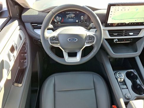 New 2026 Ford Explorer Active w/ Active Comfort Package image 9