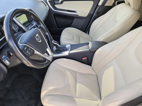 Used 2016 Volvo XC60 T5 Premier image 15