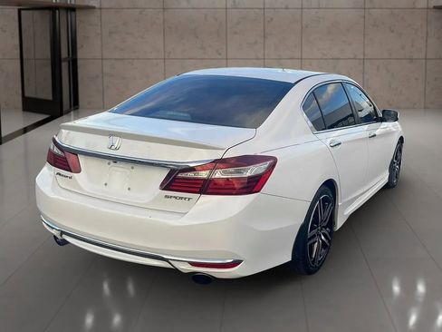 Used 2017 Honda Accord Sport image 5