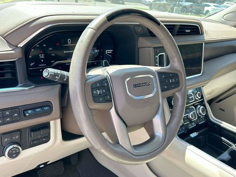 Used 2023 GMC Yukon Denali w/ Advanced Technology Package AWD/4WD image 17