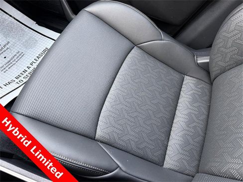 Used 2024 Toyota Tacoma Limited image 25