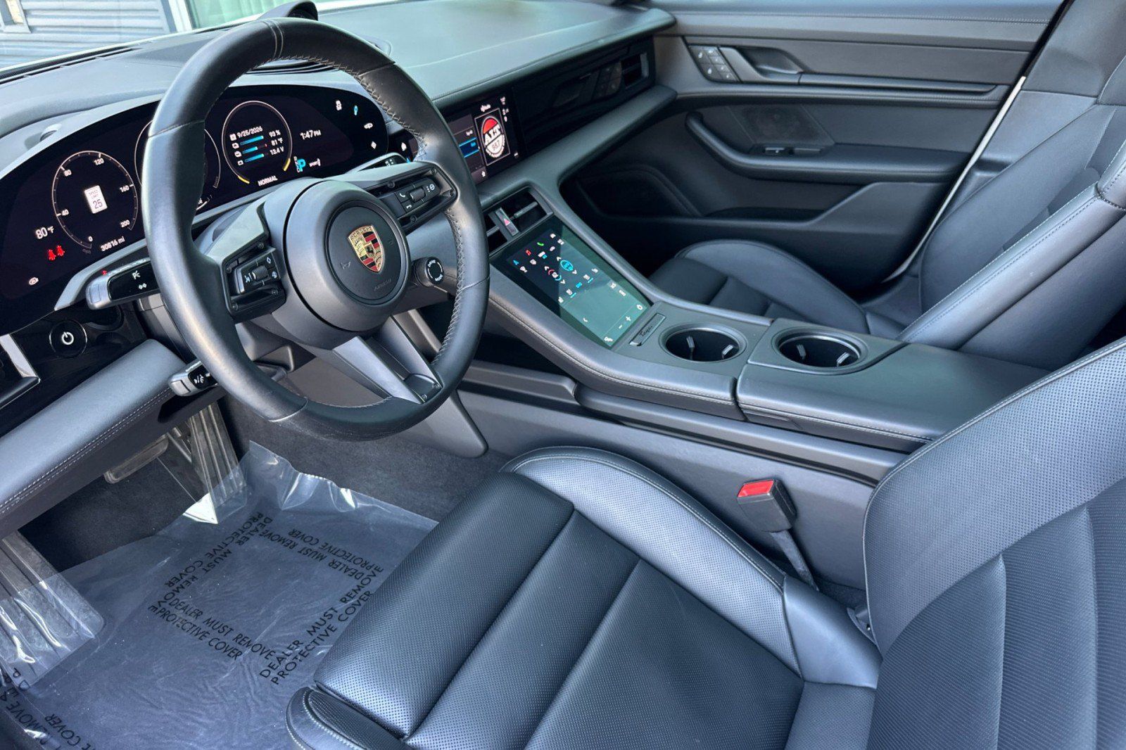 Used 2023 Porsche Taycan RWD image 4