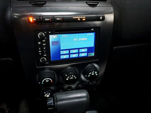 Used 2009 HUMMER H3 Alpha image 11