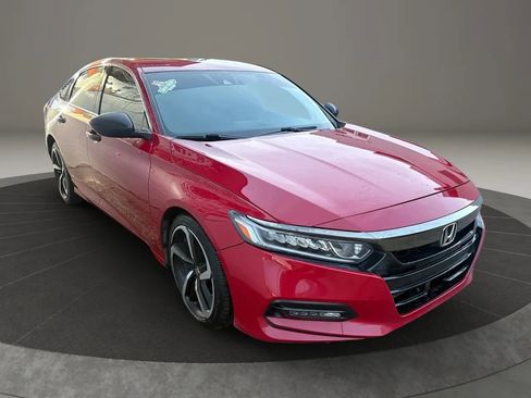 Used 2018 Honda Accord Sport image 4