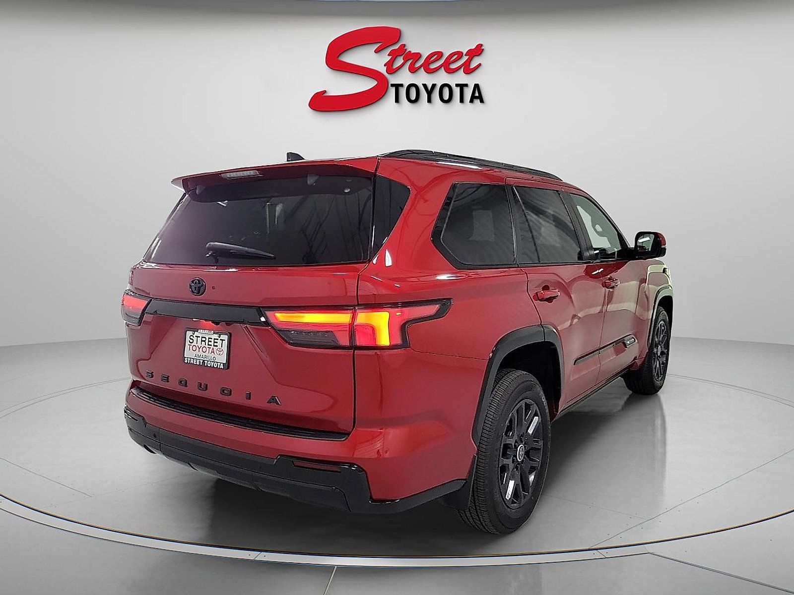Certified 2024 Toyota Sequoia Platinum AWD/4WD image 4